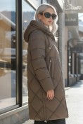Купить Пальто зимнее утепленное с капюшоном женское коричневого цвета 7637K, фото 4