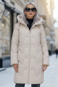 Купить Пальто зимнее утепленное с капюшоном женское бежевого цвета 7638B