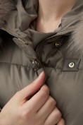 Купить Куртка зимняя женская с мехом и капюшоном тренд коричневого цвета 7639K, фото 15