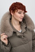 Купить Куртка зимняя женская с мехом и капюшоном тренд коричневого цвета 7639K, фото 16