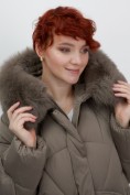 Купить Куртка зимняя женская с мехом и капюшоном тренд коричневого цвета 7656K, фото 21
