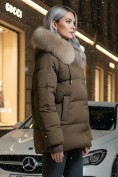 Купить Куртка зимняя женская с мехом и капюшоном тренд горчичного цвета 7658G, фото 3