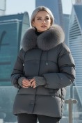 Купить Куртка зимняя женская с мехом и капюшоном тренд темно-серого цвета 7658TC