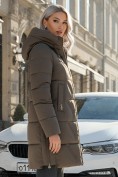 Купить Куртка зимняя женская классическая с капюшоном коричневого цвета 7671K, фото 3