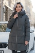 Купить Куртка зимняя женская классическая с капюшоном темно-серого цвета 7671TC