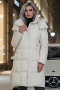 Купить Пальто зимнее утепленное с капюшоном женское бежевого цвета 7700B