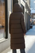 Купить Пальто зимнее утепленное с капюшоном женское коричневого цвета 7729K, фото 4