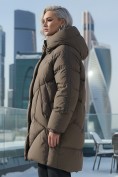 Купить Пальто двубортная зимнее утепленное женское коричневого цвета 7732K, фото 2