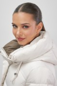 Купить Пальто зимнее утепленное с капюшоном женское бежевого цвета 7747B, фото 19