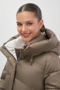 Купить Пальто зимнее утепленное с капюшоном женское коричневого цвета 7747K, фото 15