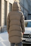 Купить Пальто зимнее утепленное с капюшоном женское коричневого цвета 7747K, фото 2