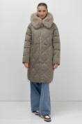 Купить Пальто зимнее утепленное с мехом и капюшоном тренд темно-коричневого цвета 7753TK, фото 10
