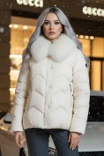 Купить Куртка зимняя женская с мехом и капюшоном тренд бежевого цвета 7759B