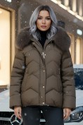 Купить Куртка зимняя женская с мехом и капюшоном тренд коричневого цвета 7759K