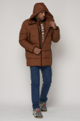 Купить Спортивная молодежная куртка удлиненная мужская коричневого цвета 93686K