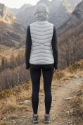 Купить Женский лёгкий стёганый жилет Valianly с капюшоном серого цвета 9636_2Sr, фото 3