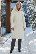 Купить Пальто утепленное стеганное зимнее с капюшоном женское бежевого цвета 9639B